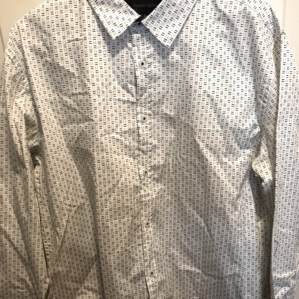 Mens dress shirt. NWOT blue and white size XL